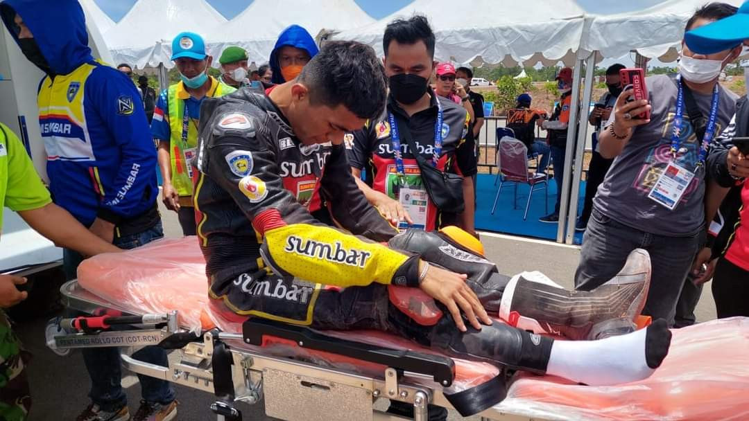 PON XX Papua- Pembalap Andalan Sumbar Jatuh di Lap pertama