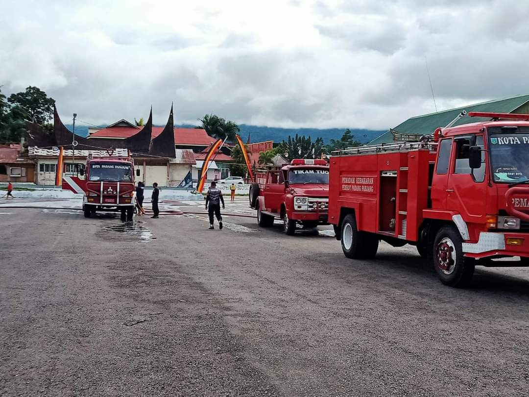 Persiapan Salat Id, Lapangan Bancahlaweh Disemprot Pengharum