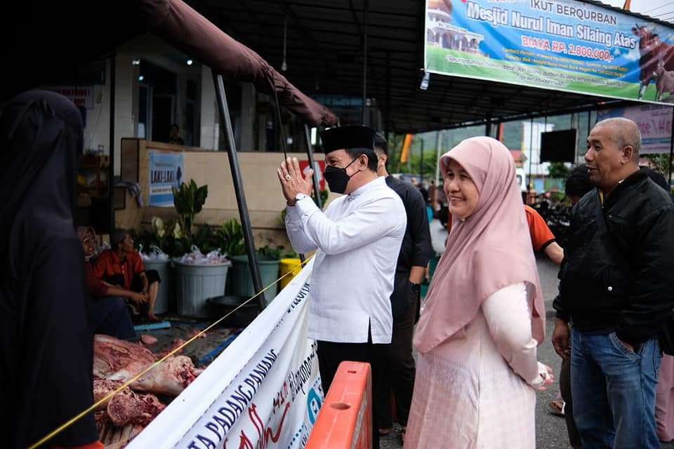 Wawako Asrul Tinjau Penyembelihan Hewan Kurban