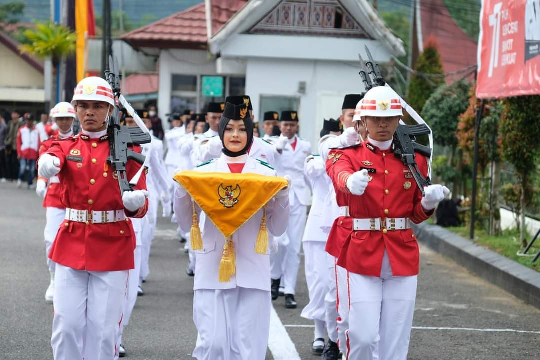 Pengibaran Bendera Peringatan HUT RI Berlangsung Khidmat