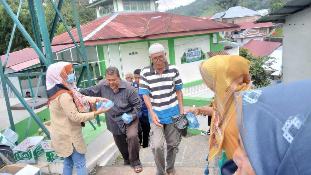 LPMK Pasar Usang Rutin Adakan Jumat Berkah  