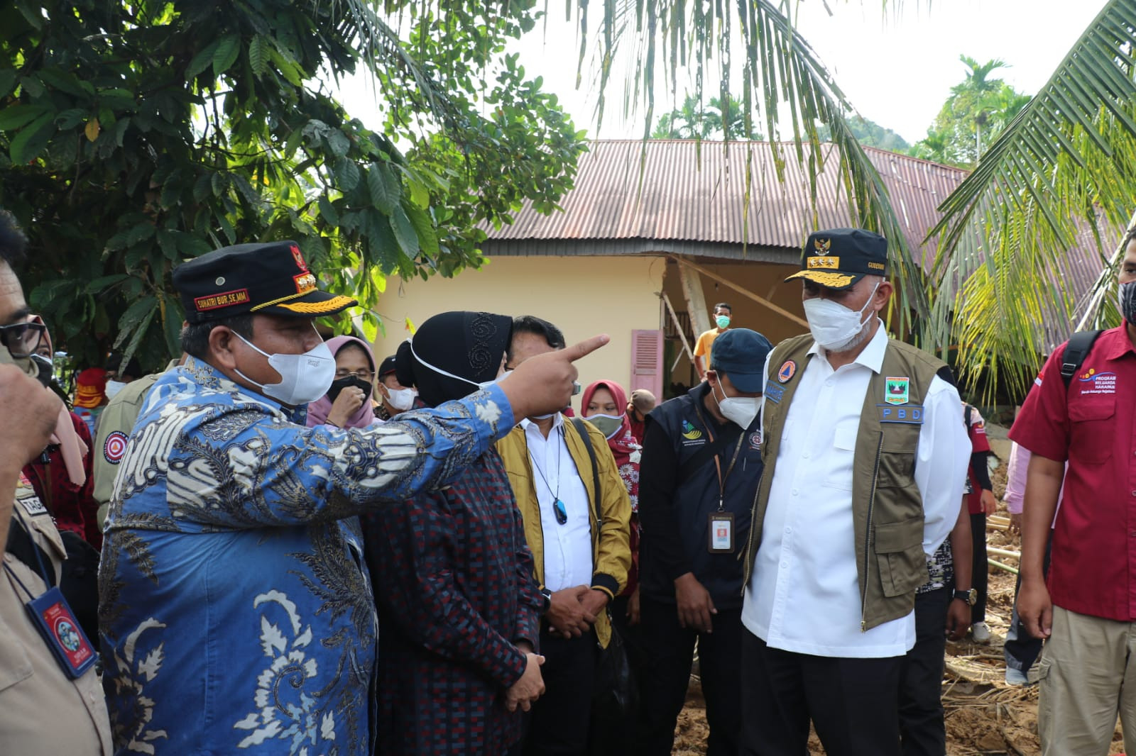 Mentri Risma Janjikan Anak Korban Longsor Pariaman Bekerja di Kemensos