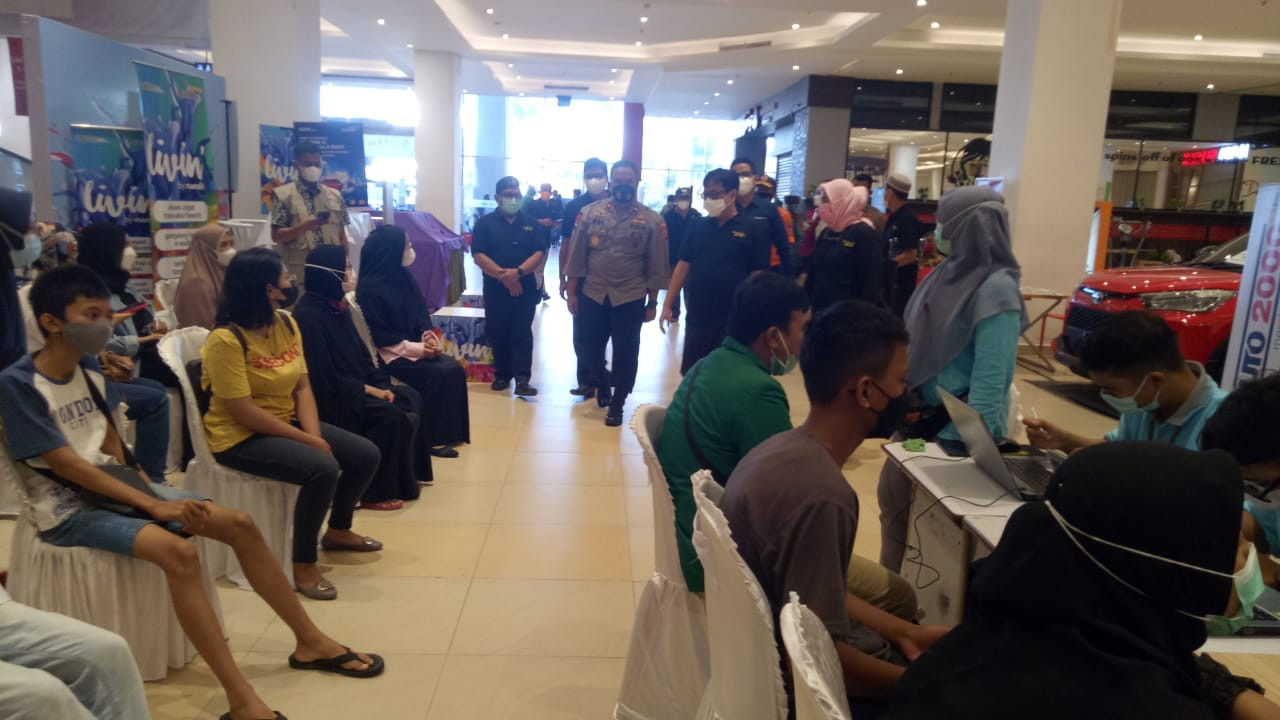 Seribu Lebih Warga Antusias Ikut Vaksin DPP IKA Unand