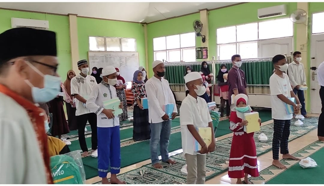 Anak Yatim Harap Donatur Pakaian Sekolah