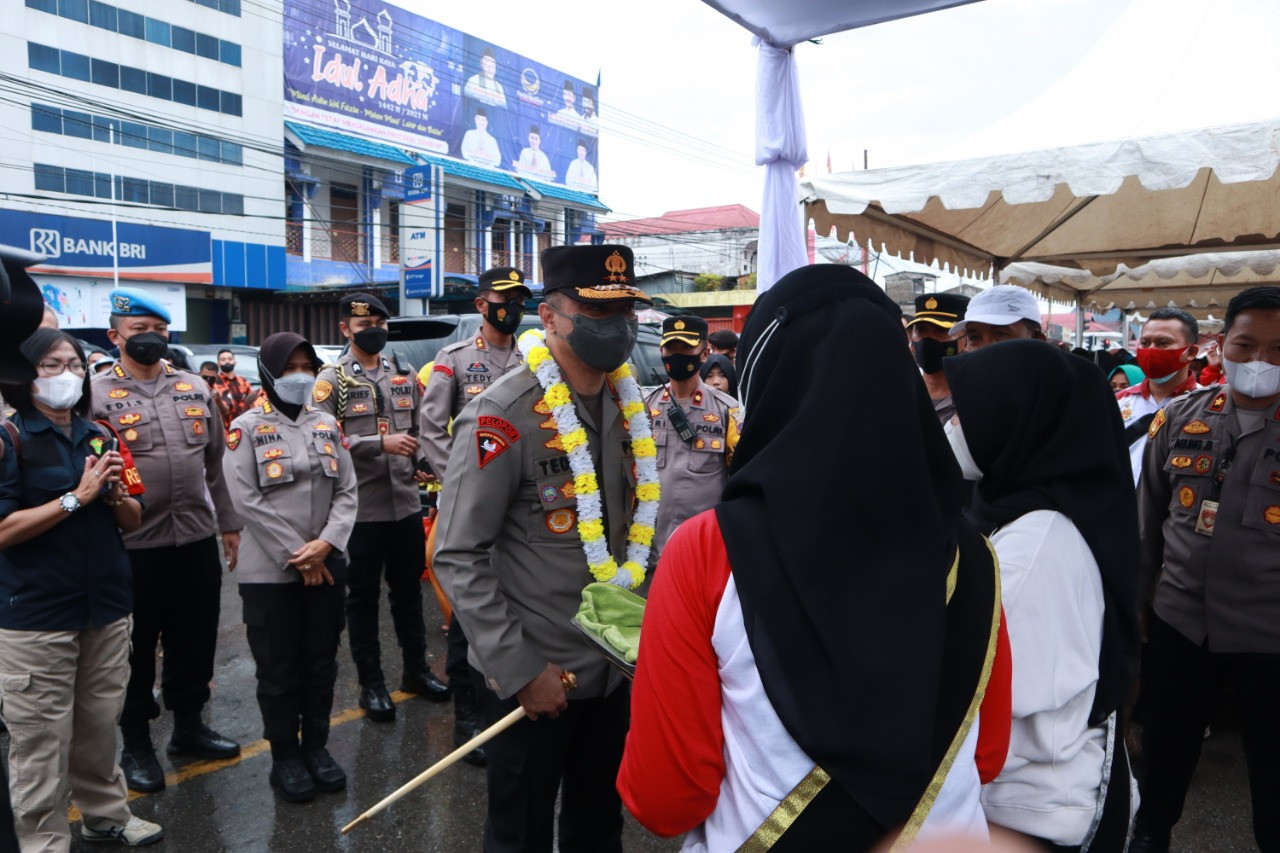 Antusias Vaksinasi Covid-19, Kapolda Sumbar apresiasi Masyarakat dan Pelajar di Solok Selatan 
