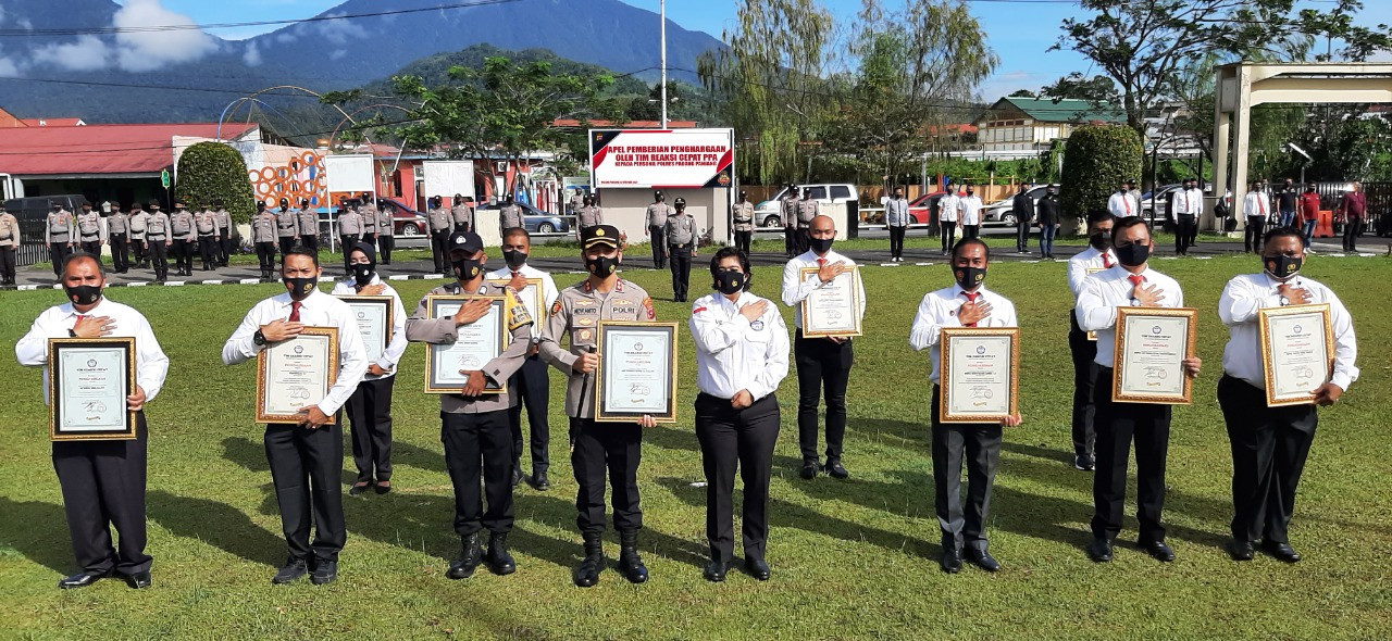 Wow..Kapolres Padang Panjang Terima penghargaan dari Kornas TRCPPA Atas kecepatan penanganan kasus 