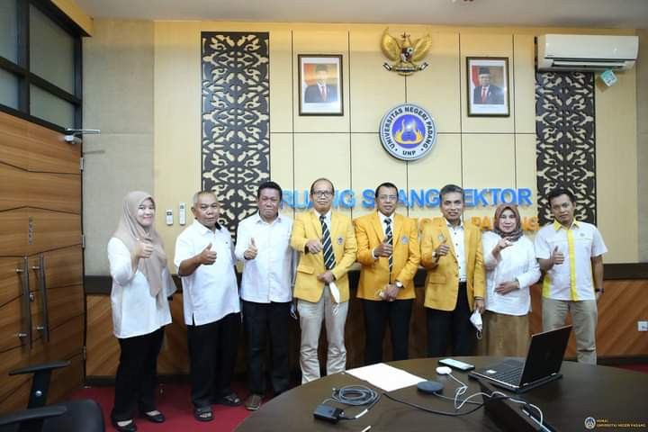 UNP Sukses di Ranking Ke-2 Nasional Perguruan Tinggi Informatif 2021