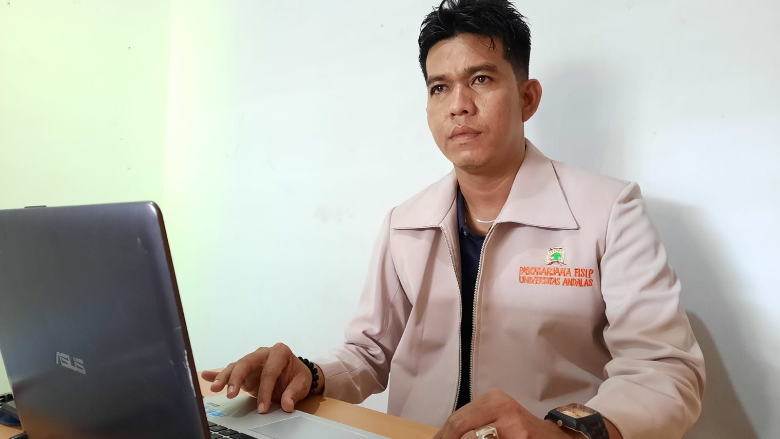  Industri Komunikasi yang Mempengaruhi Prilaku Seksual Remaja