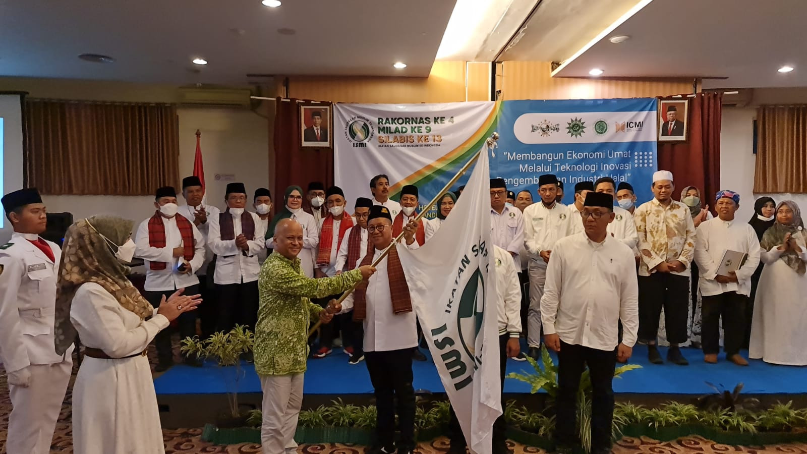 Jadi Ketua ISMI Sumbar, Budi Syukur Dilantik Ilham Habibie Saat Rakornas di Bandung