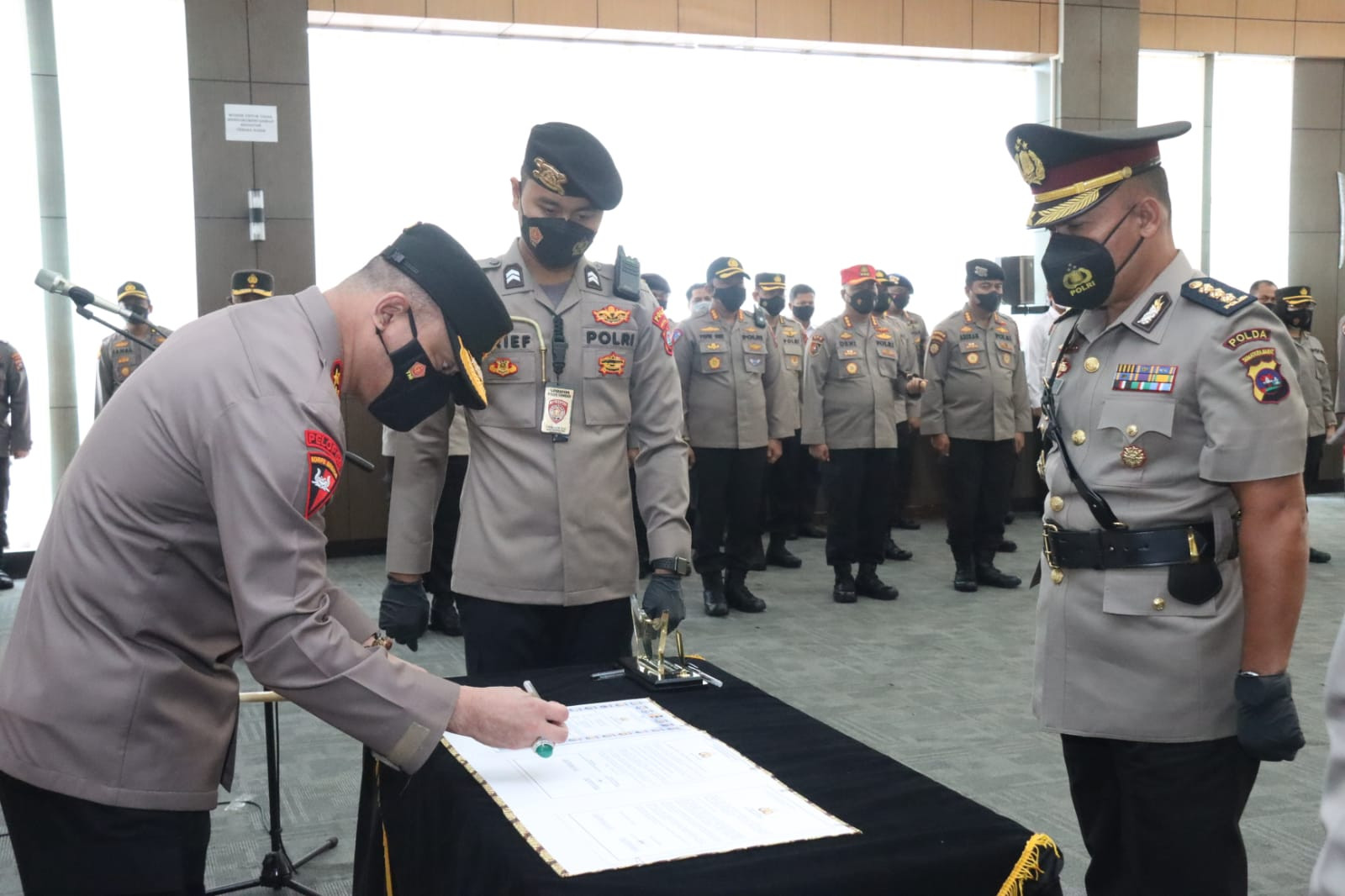 Irjen Pol Teddy Minahasa pimpin sertijab Irwasda Polda Sumbar