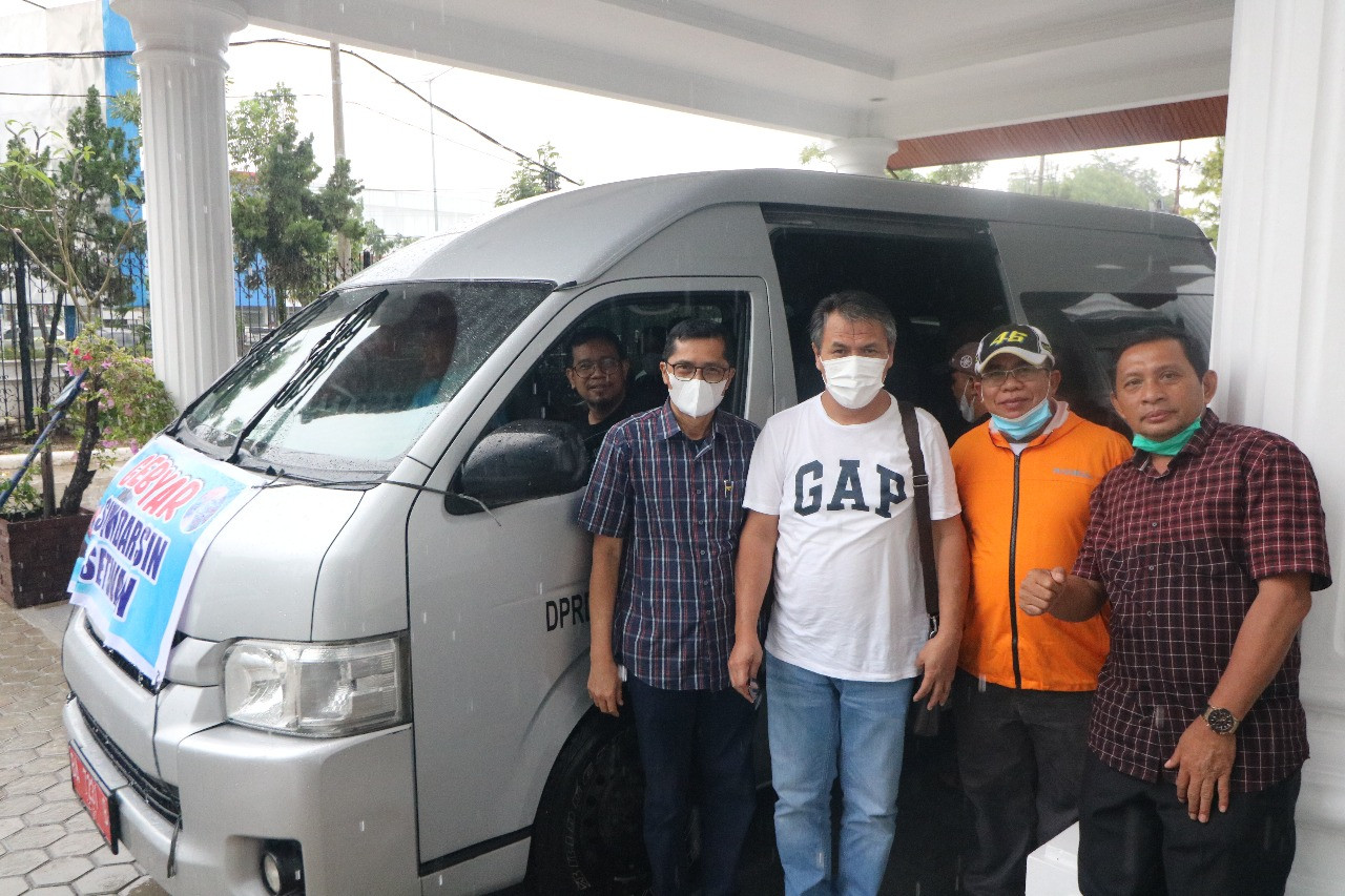 Sekretariat DPRD Sumbar Mengikuti vaksinasi covid-19 di Kantor Gubernur