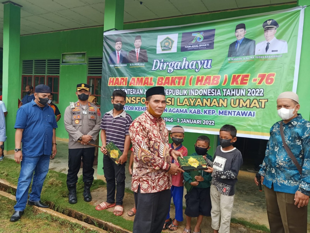 Hari Amal Bakti (HAB) Ke-76, Sebanyak 20 Anak Ikuti Sunatan Massal di Mentawai   