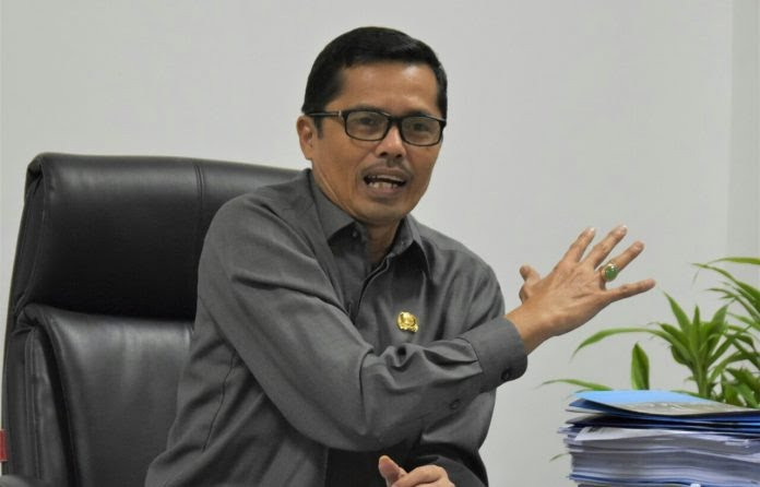 Raflis Masih Tetap Dipercaya Jabat Sekwan Sumbar 