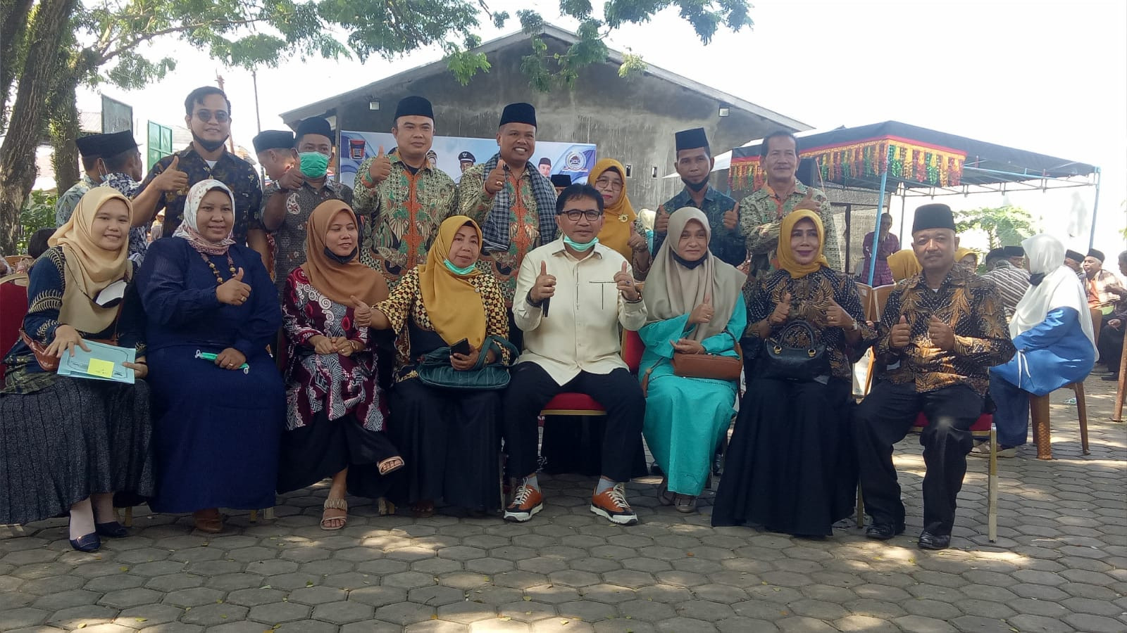 Pelantikan 8 RW dan 43 RT se Kelurahan Kampung Lapai Berlangsung Meriah