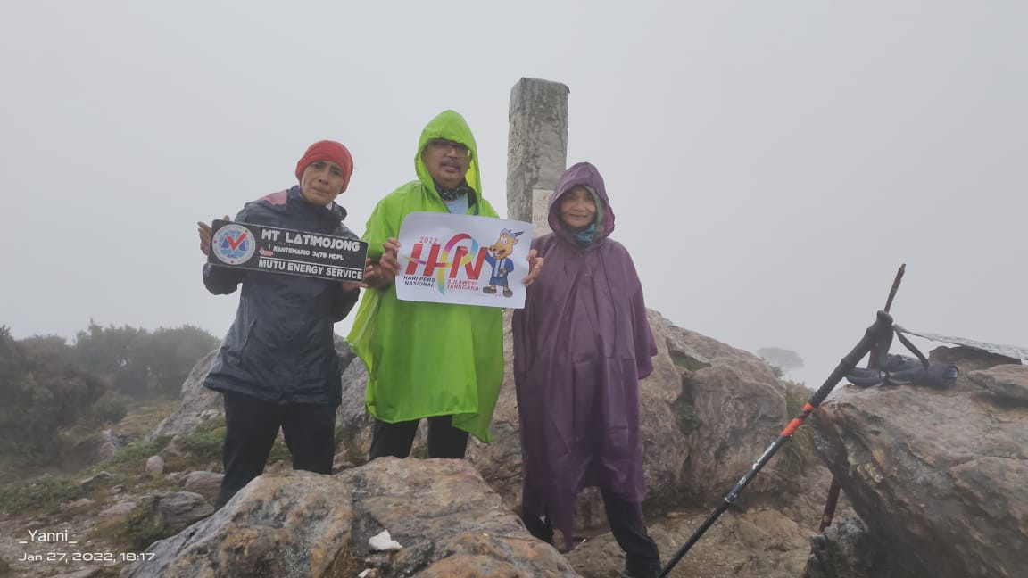 Dari Puncak Gunung Latimojong Sulawesi Dikumandangkan HPN 2022 di Kendari