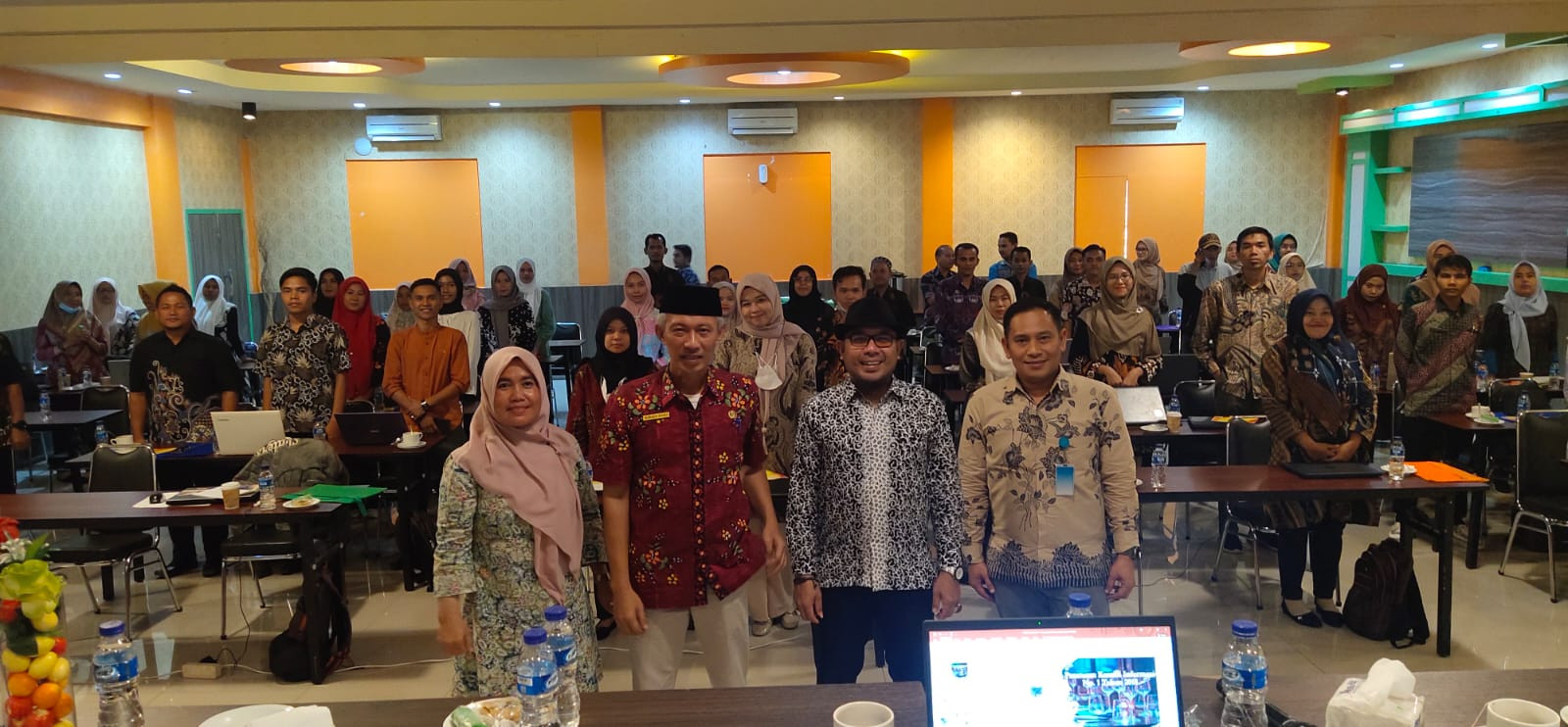Terbuka akan dipercaya, Informatif akan menuai partisipasif