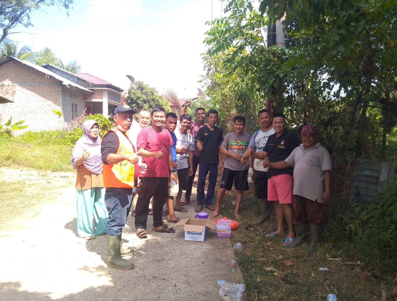 Padang Bergoro, Warga Komplek Perumahan Simpang Ampek Aie Pacah Goro Bersama