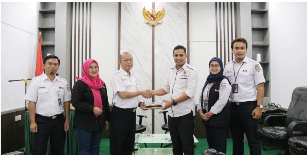 Sosialisasi Keterbukaan Informasi Publik di Drive II Sumbar