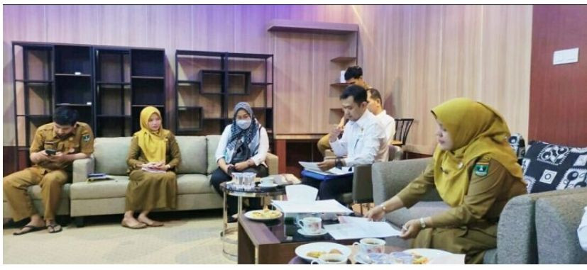 Verfak Monev KI Sumbar Dimulai dari Disdukcapil Sumbar 