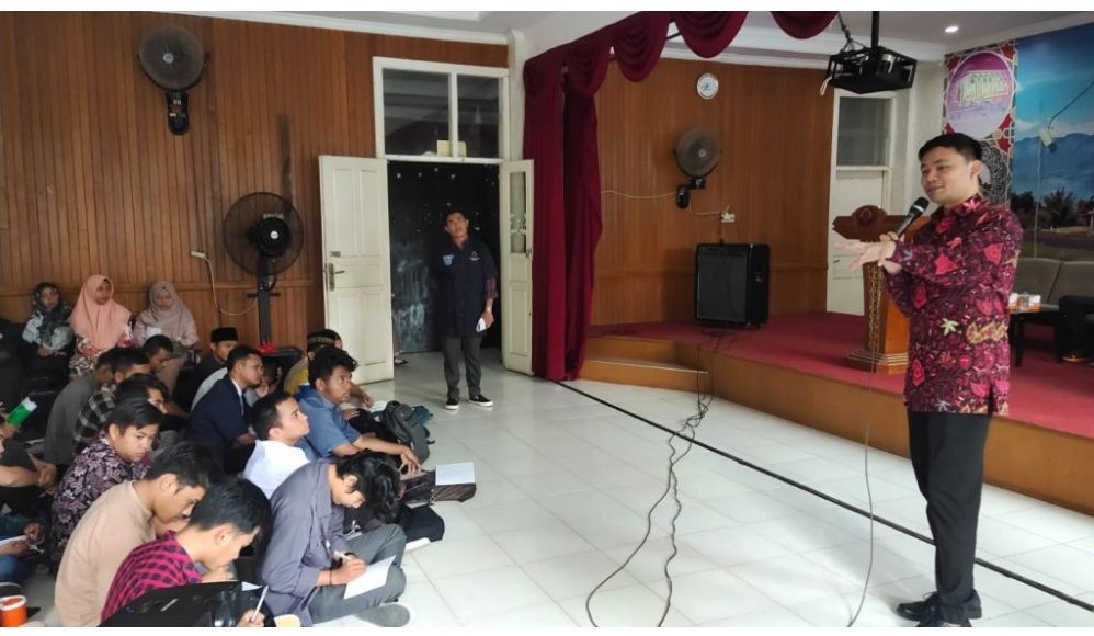 Wakil ketua KI Pusat Berikan Pencerahan Ke Mahasiswa UIN 