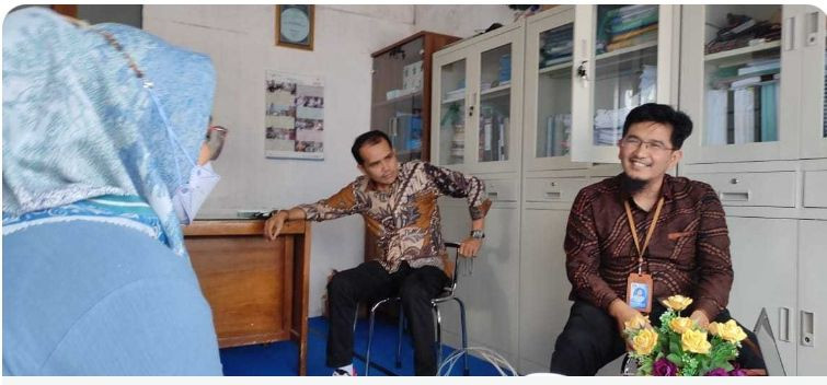 Pelayanan Publik dan Informasi Publik itu Beda