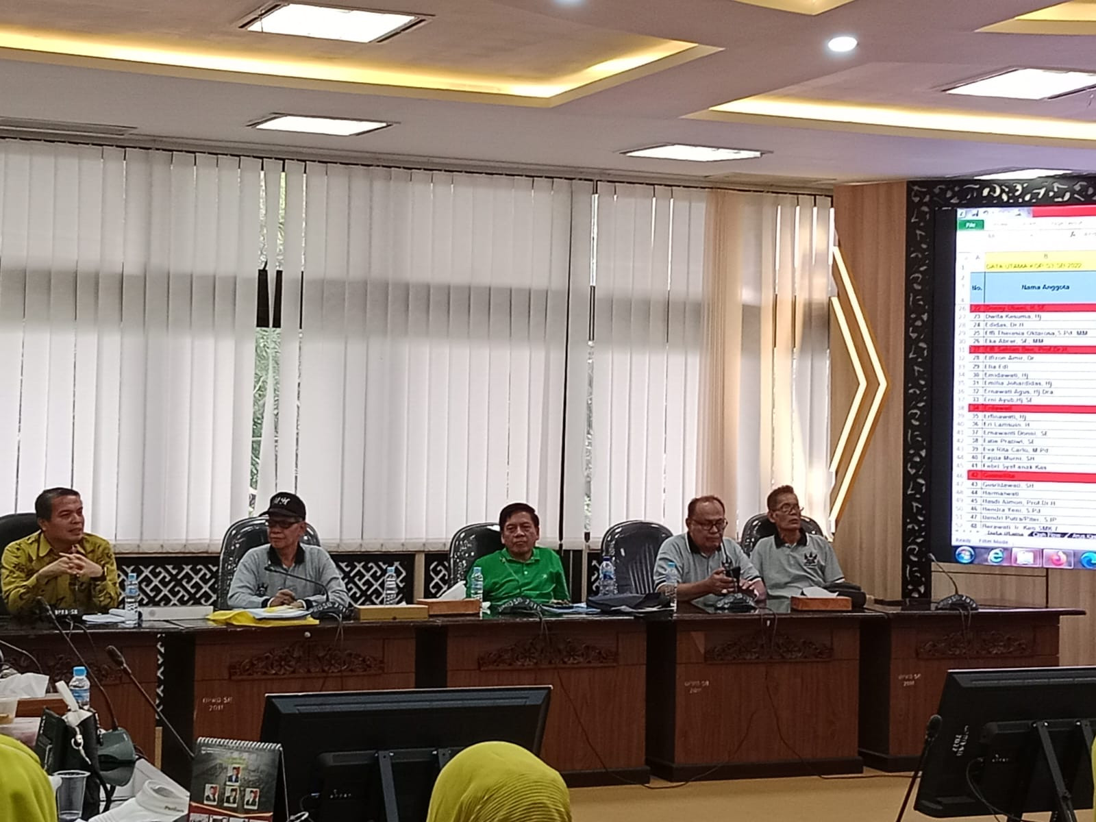 Wakil Ketua DPRD Sumbar Suwirpen Suib: Tetap Jaga Persaudaraan dan Peduli Sesama