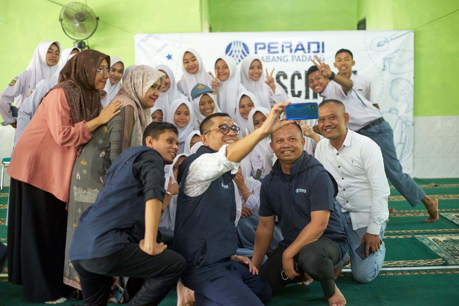 Peradi Goes to School, Ciptakan Generasi Muda Taat Hukum di SMAN 12 Padang
