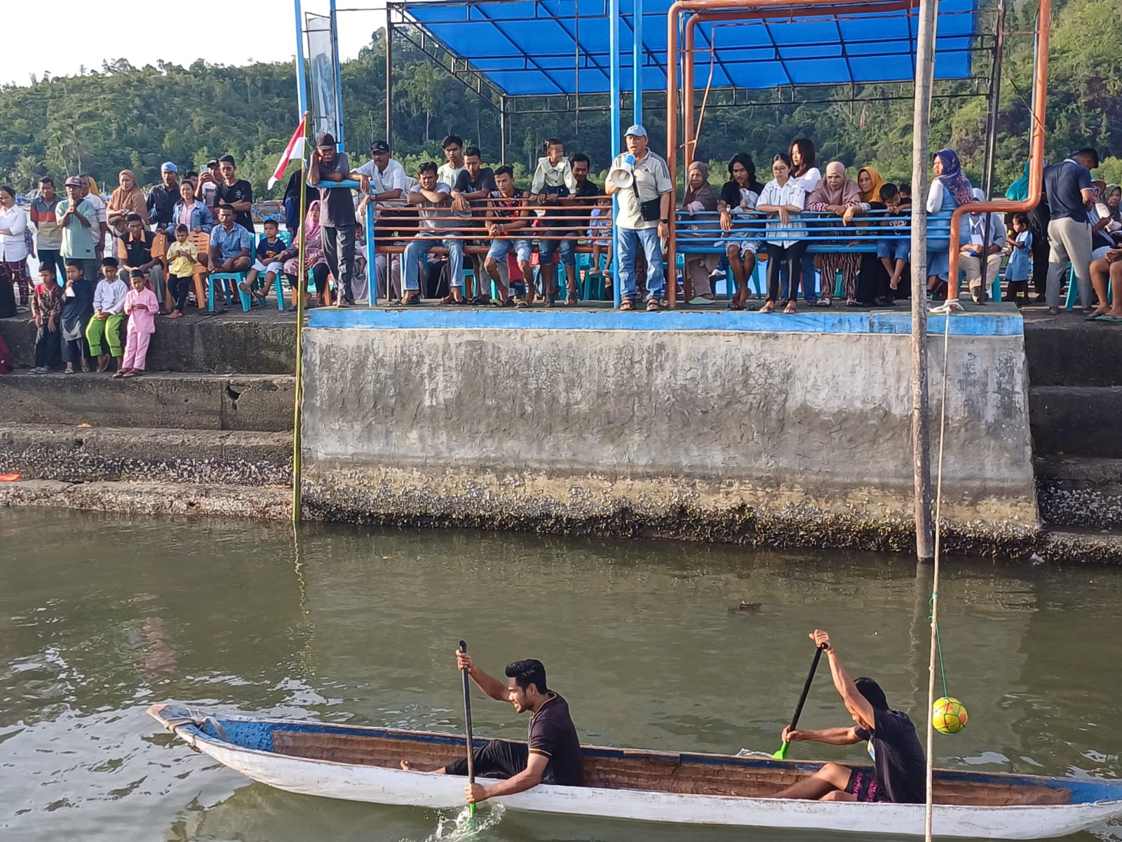 Syafrizal Ucok Apresiasi Lomba Selaju Sampan HUT RI Ke -78 di Carocok Tarusan 