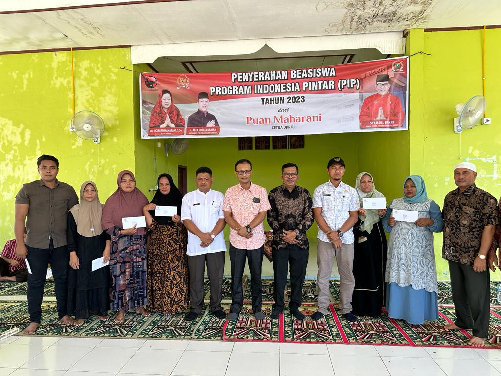 Anggota DPRD Sumbar Syamsul Bahri Salurkan PIP 