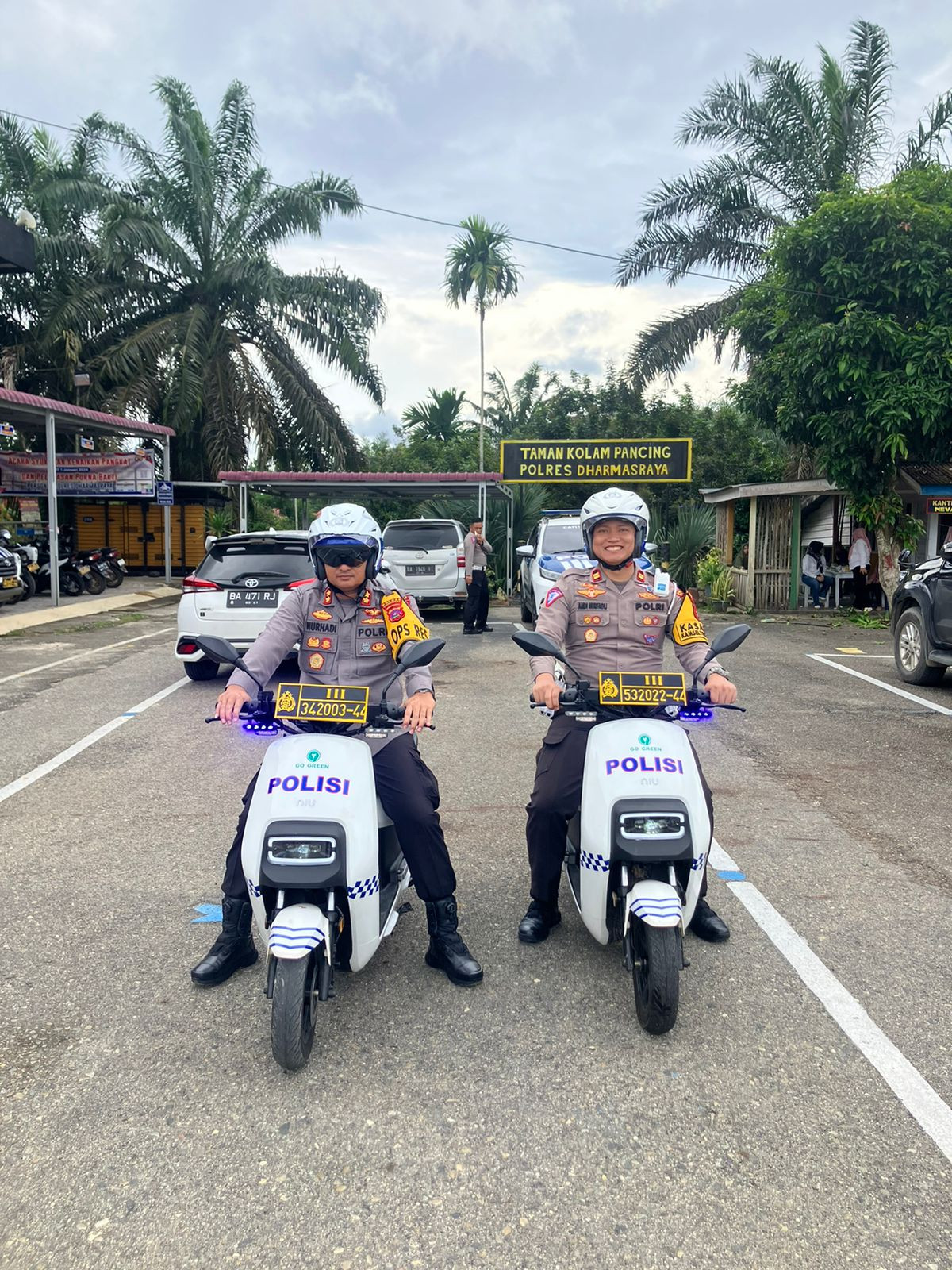 Kapolres Dharmasraya  Melakukan Patroli Ramah Lingkungan 