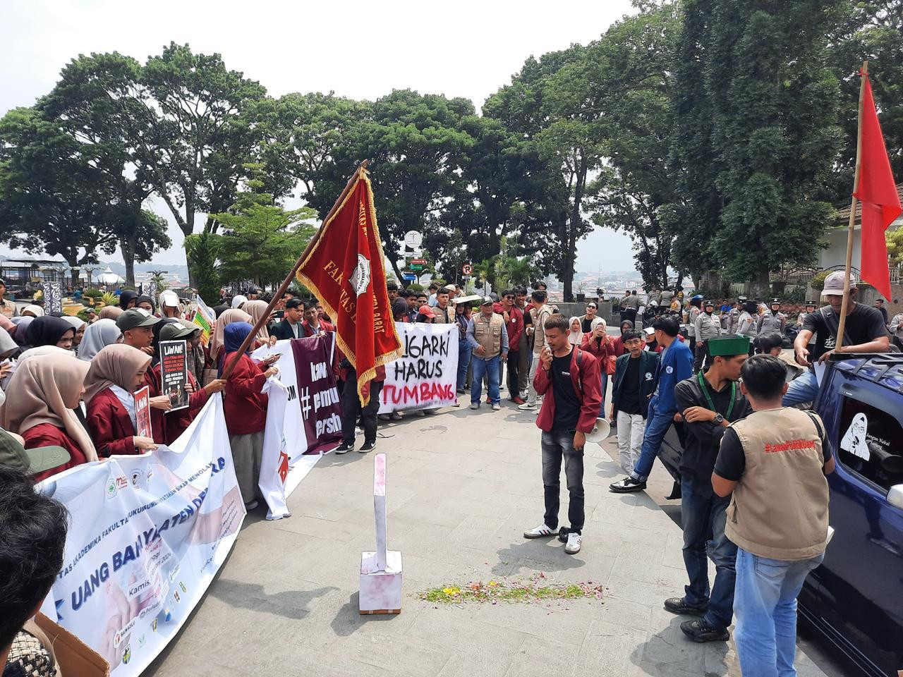 LKHK dan Civitas Akademika FH UM-Sumbar Aksi Kawal Pemilu Bersih 