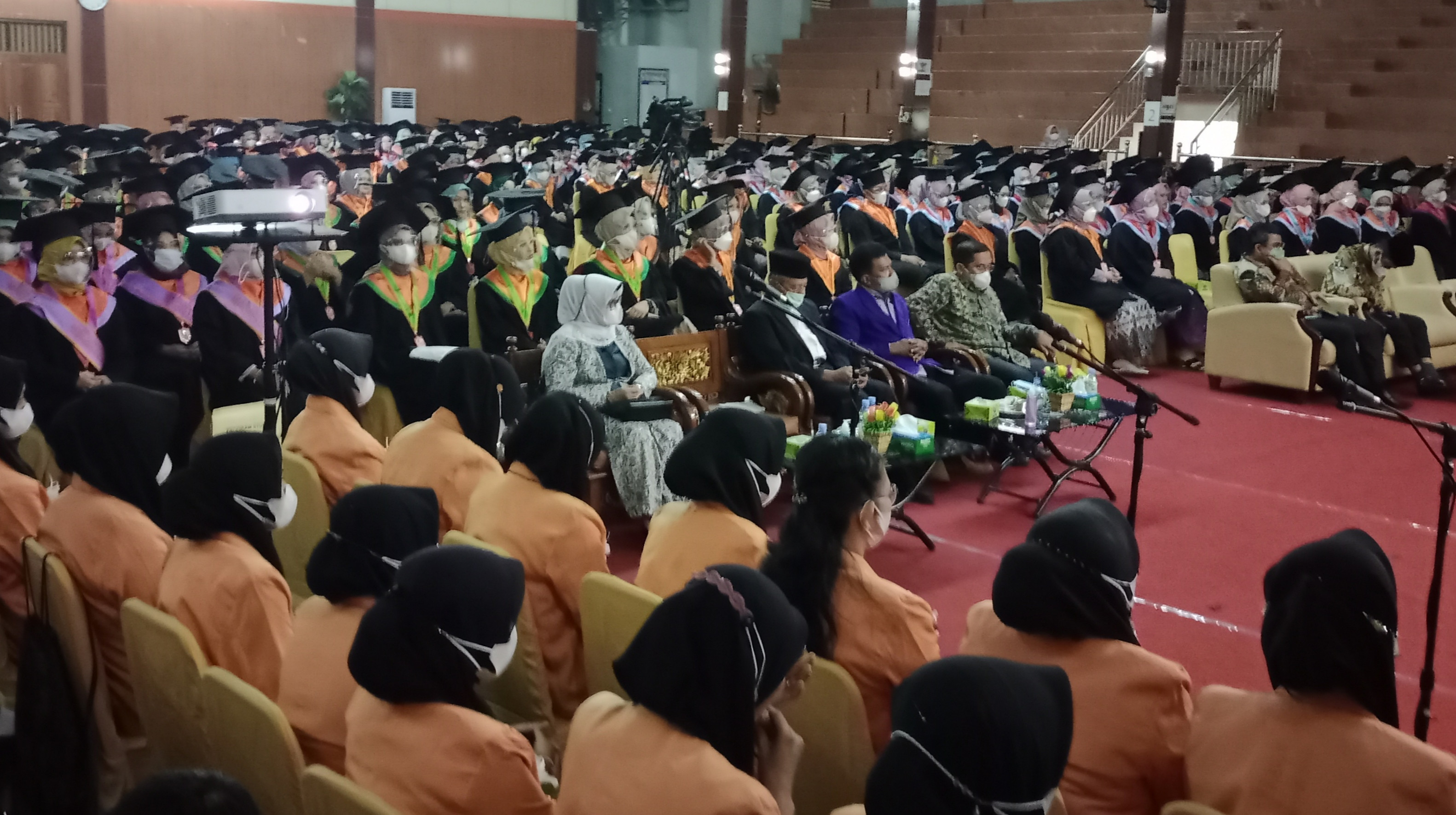Wisudawan Angkatan XXX Universitas Fort De Kock, dihadari Sekda Bukittinggi dan Wakil Walikota Solok