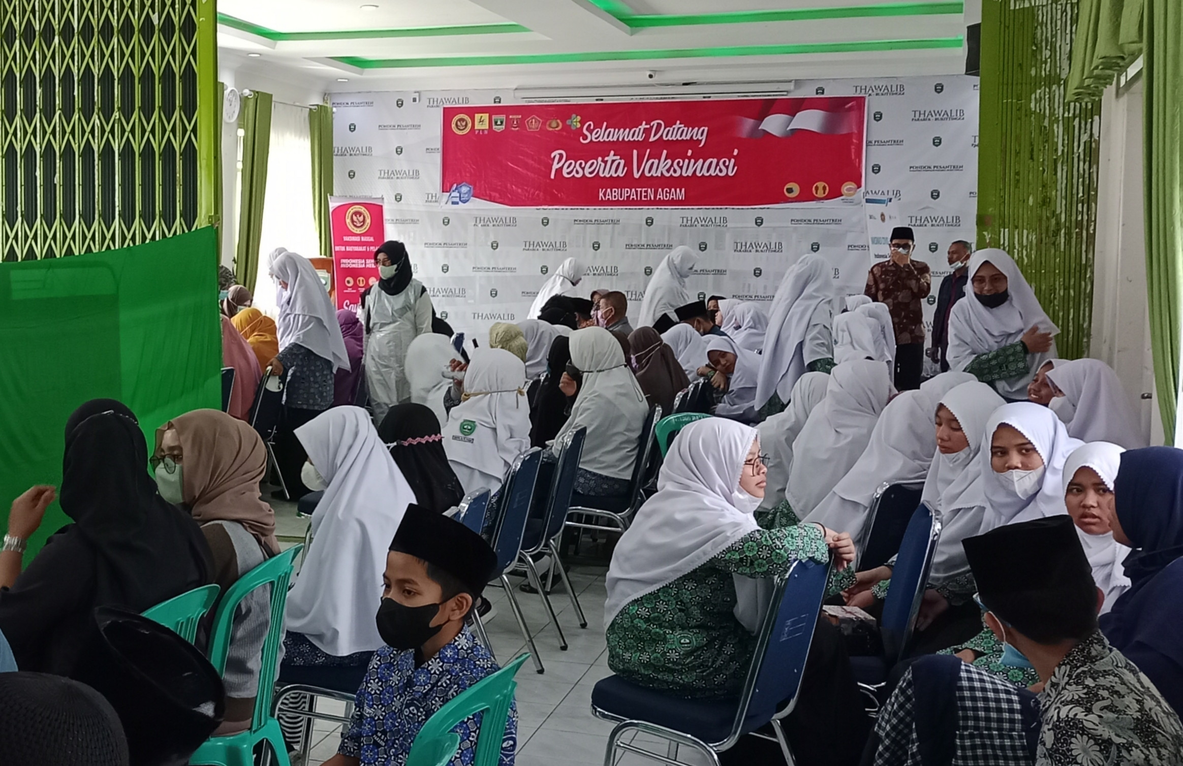 Hampir 100% Santri dan Guru Ponpes Sumatera Thawalib Parabek Telah Vaksin Dosis 1 dan 2