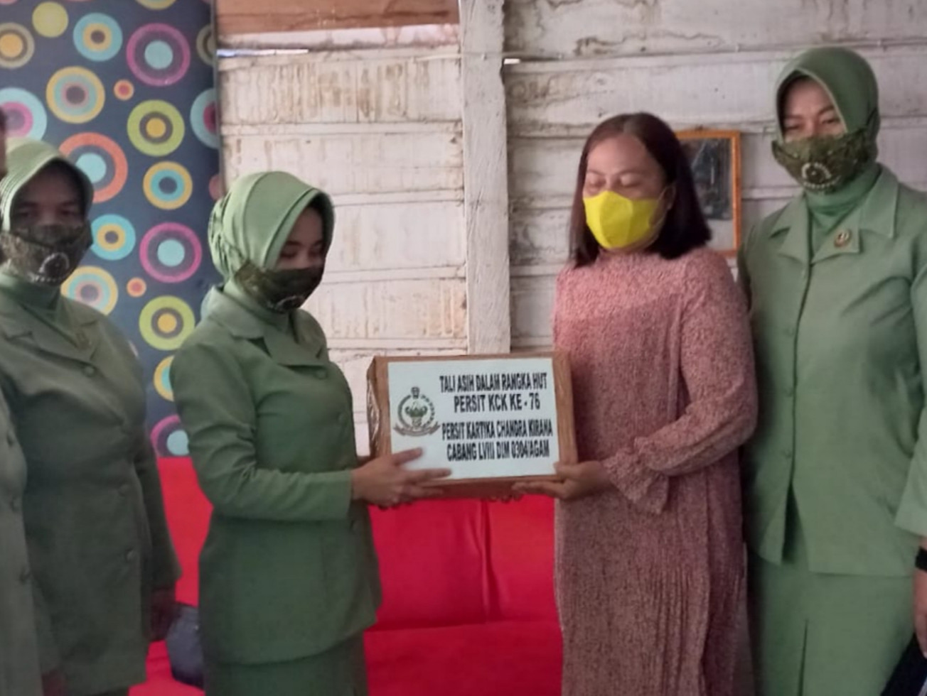 Persit Kartika Chandra Kirana Bantu Warakauri Kodim 0304/Agam