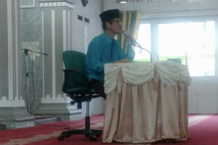 Aparatur Lurah Manggis Ganting Gelar Tausyiah di Masjid Al - Wustha