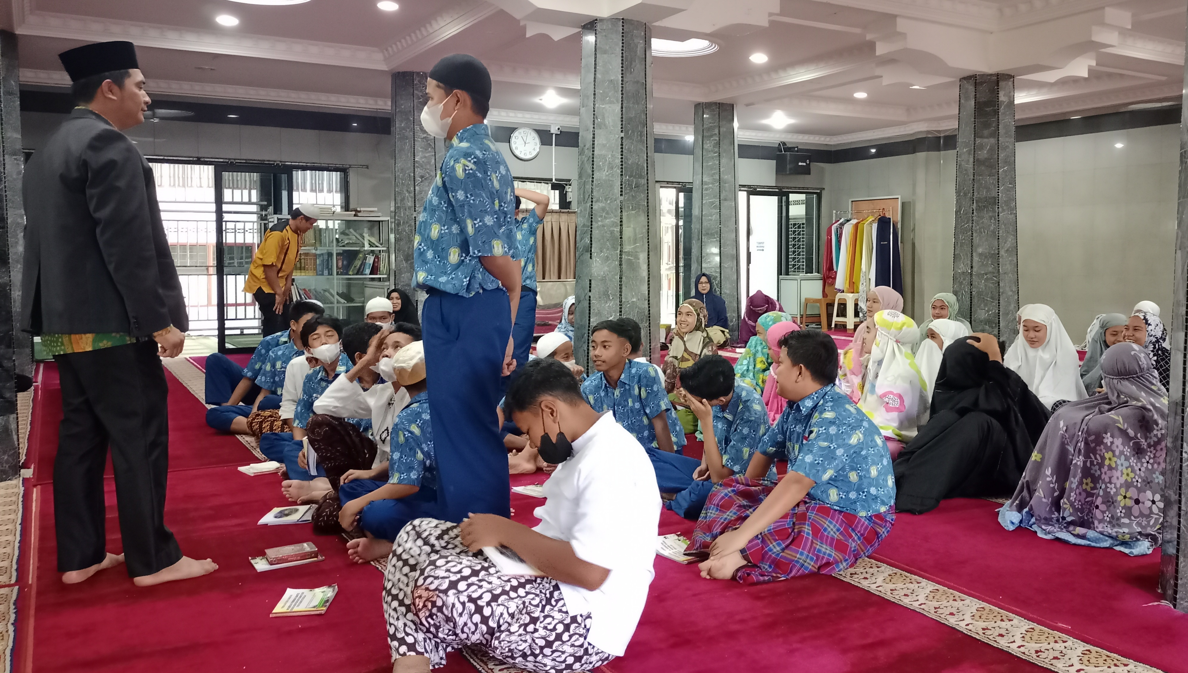 Siswa-Siswi Muslim SMP Xaverius Bukittinggi Ikut Pembinaan Karakter di Bulan Ramadhan