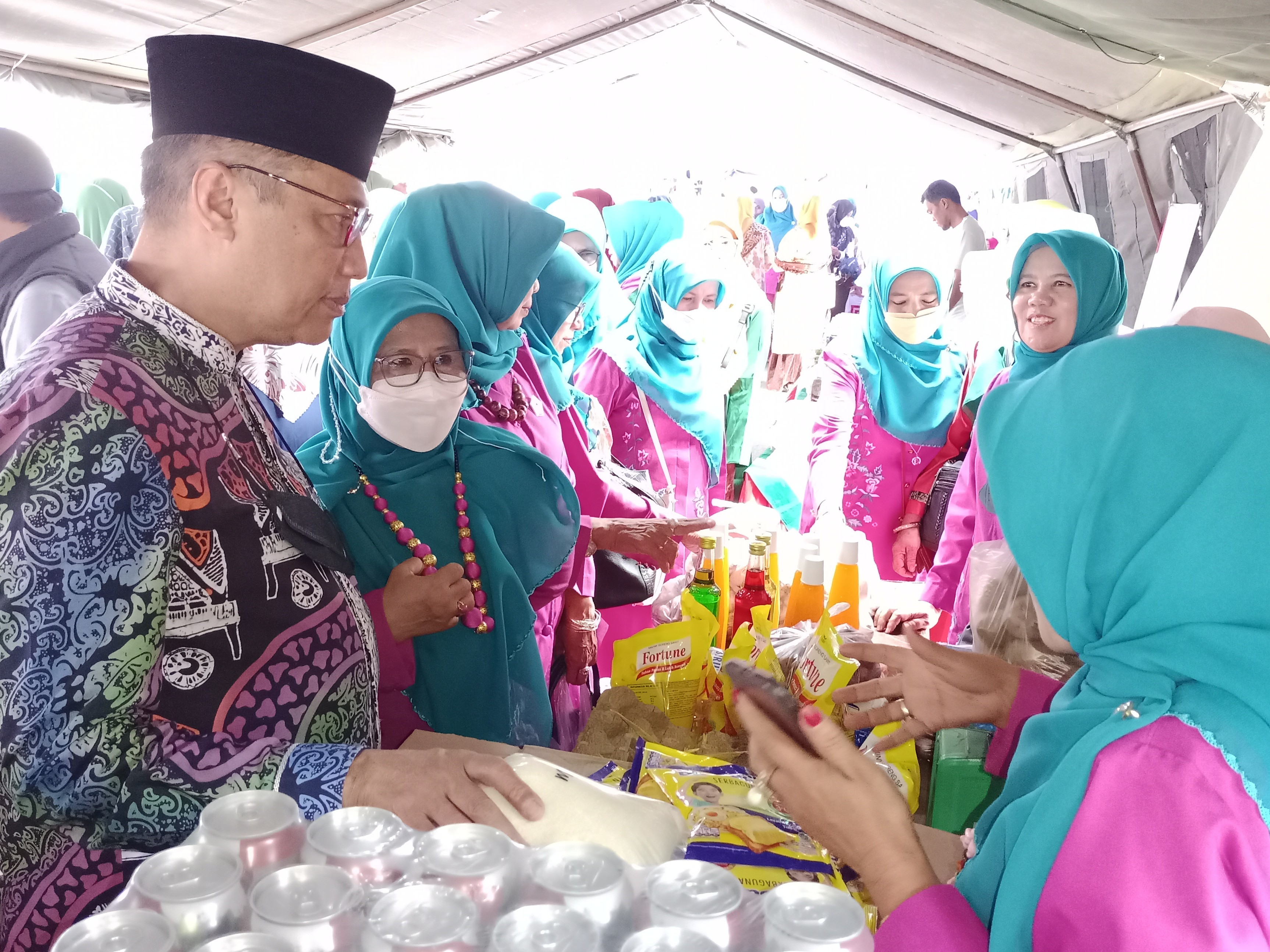 GOW Bukittinggi Gelar Bazar Murah Selama 2 Hari di Lapangan Kantin