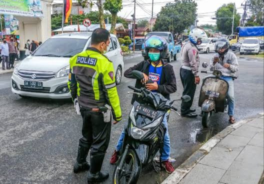 Pro Kontra Pandangan Masyarakat  Razia Mobile Satlantas Bukittinggi
