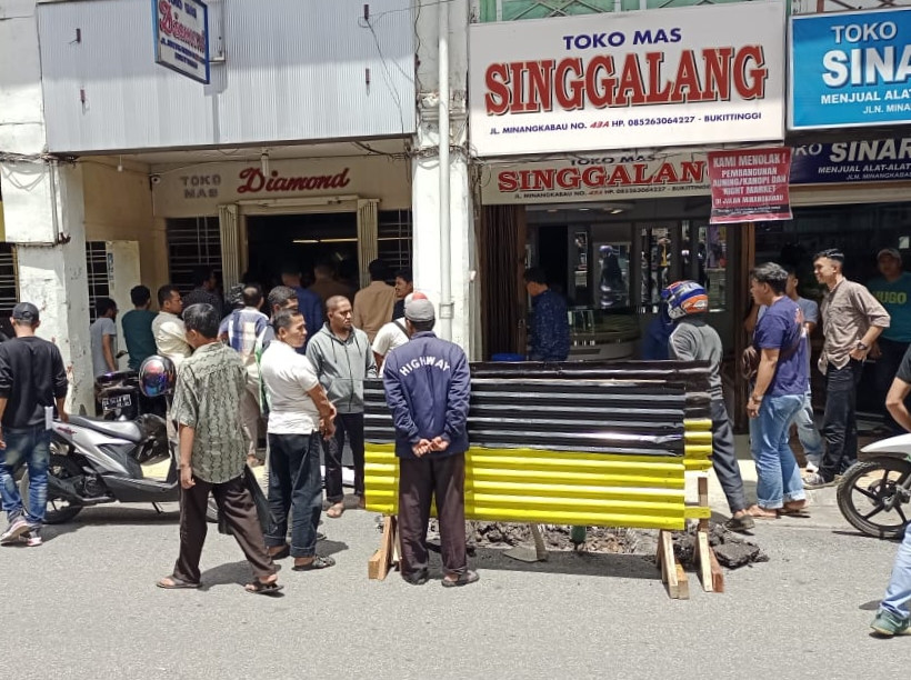 1 Hari Pasca Penolakan, Kontraktor Mulai Kerjakan Proyek Awning di Jalan Minangkabau, Bukittinggi