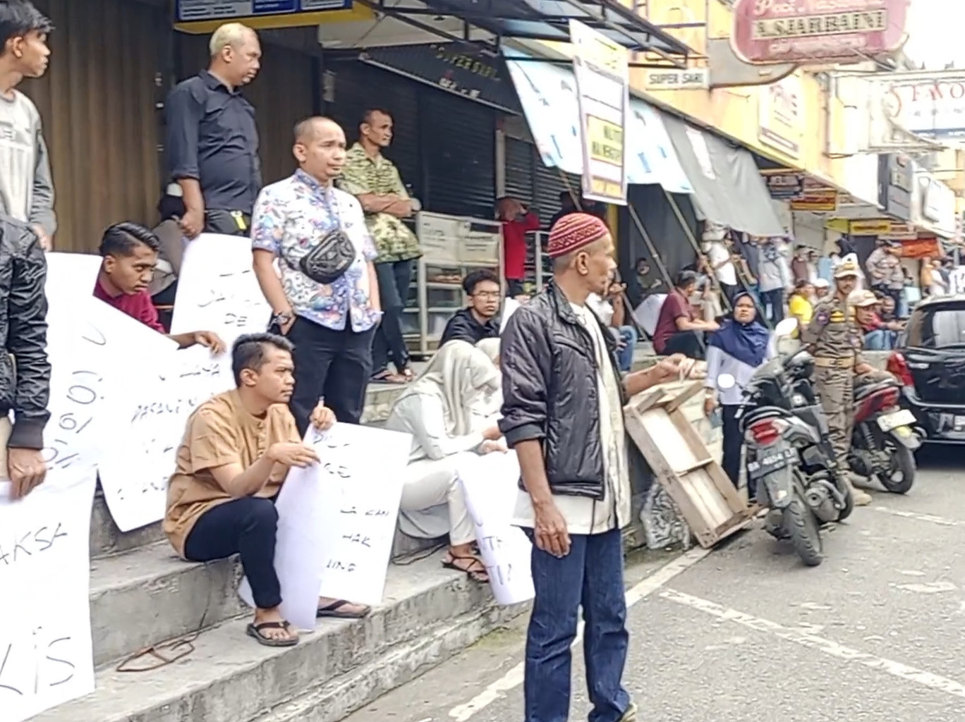 DPRD Kota Bukittinggi: Walikota Punya Plan B dan Plan C Jika Proyek Awning Timbul Gejolak Tinggi