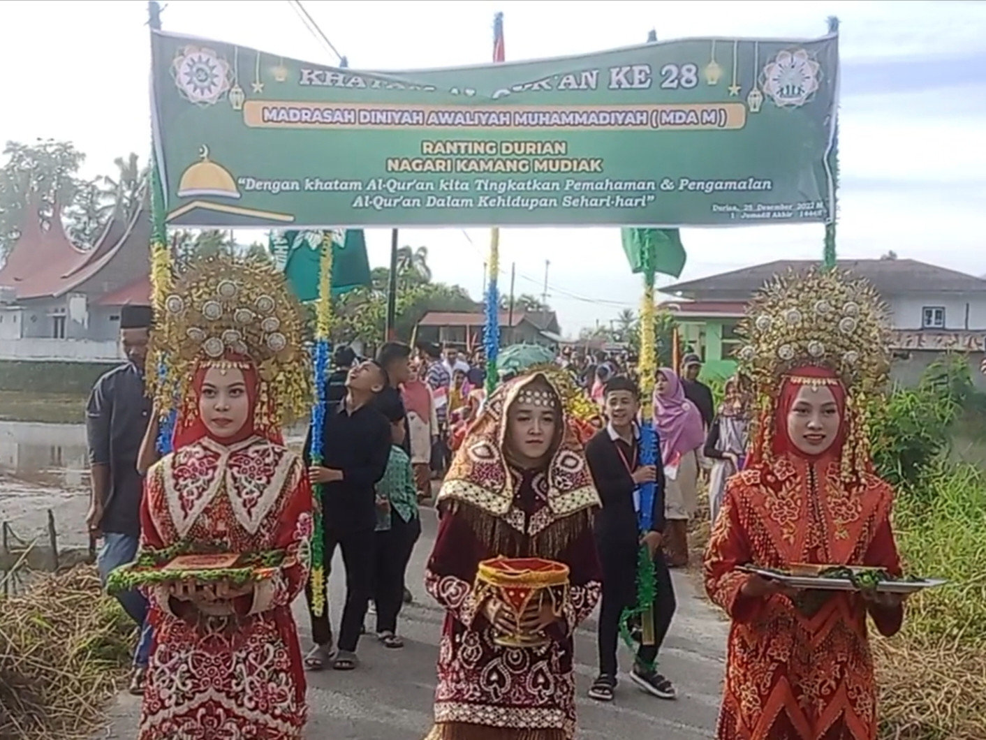 Meriah, Pawai Khatam Al-Quran Madrasah Diniyah Awaliyah Muhammadiyah di Durian Kamang