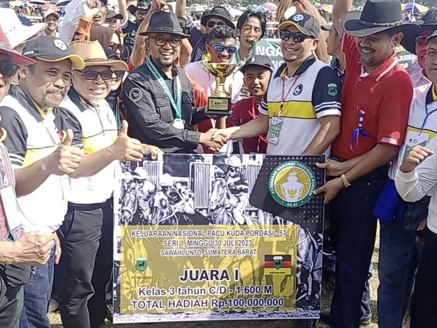 Pemilik Toko Emas Ramino Bangga Kuda Pacunya Juara Nasional 