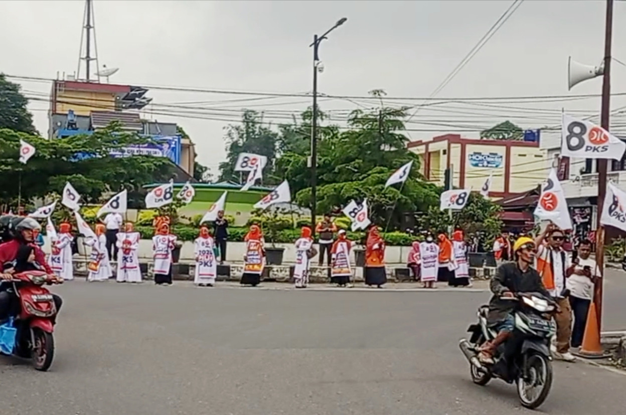 Flash Mob PKS Janjikan Pangan Murah, 8 Juta Lapangan Kerja Baru dan Pelayanan Kesehatan Gratis