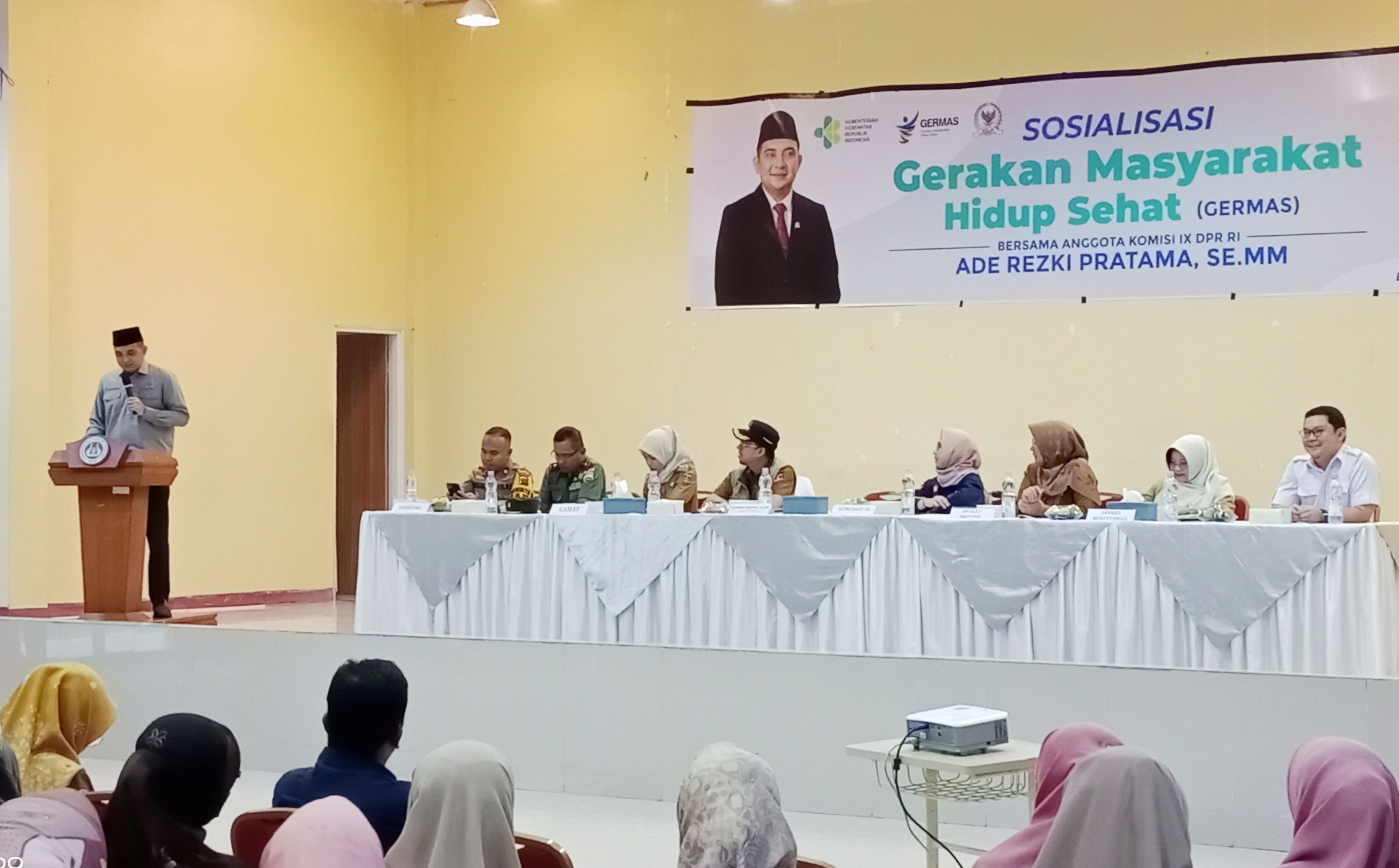 Anggota Komisi IX DPR RI Gelar Sosialisasi Gerakan Masyarakat Hidup Sehat di Bukittinggi