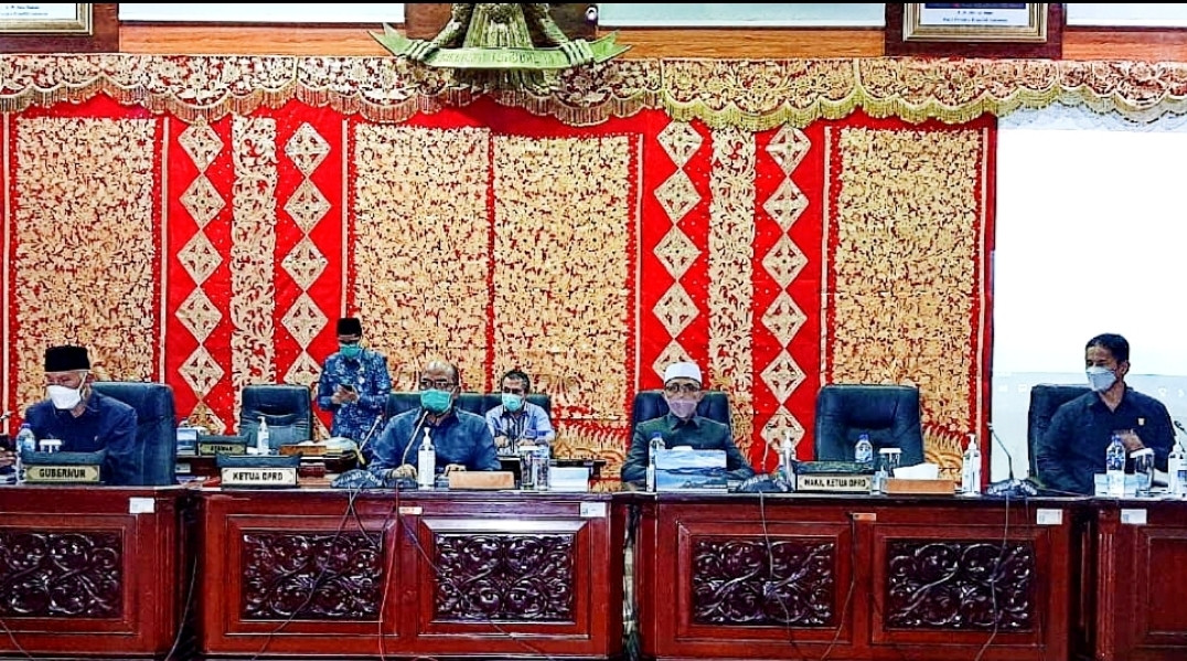DPRD dan Pemerintah Provinsi Tetapkan APBD-2021
