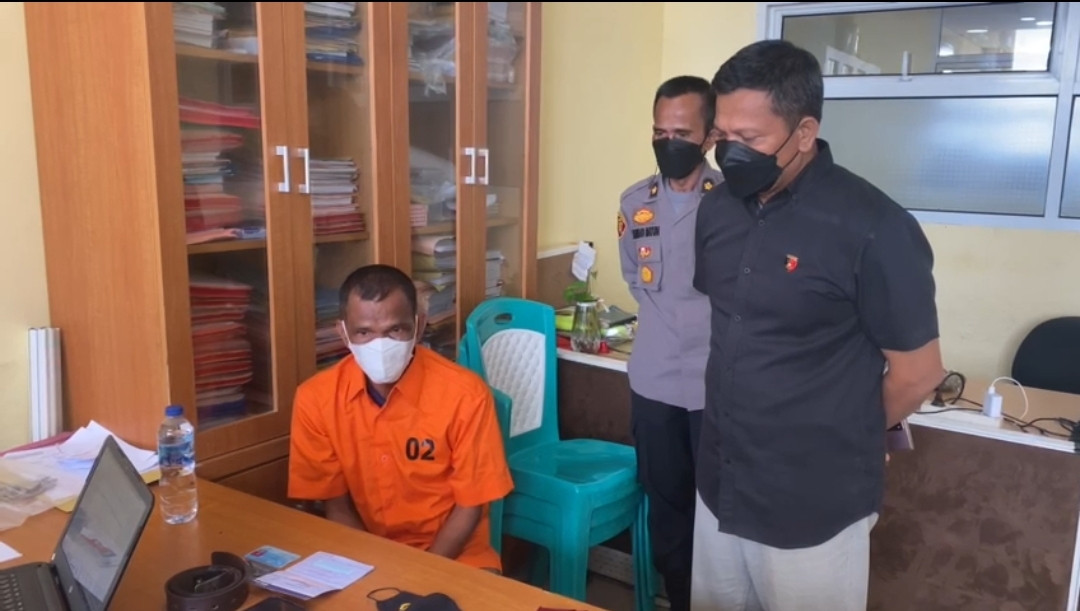Personel Ditreskrimum Polda Sumbar Menangkap Polisi Gadungan 