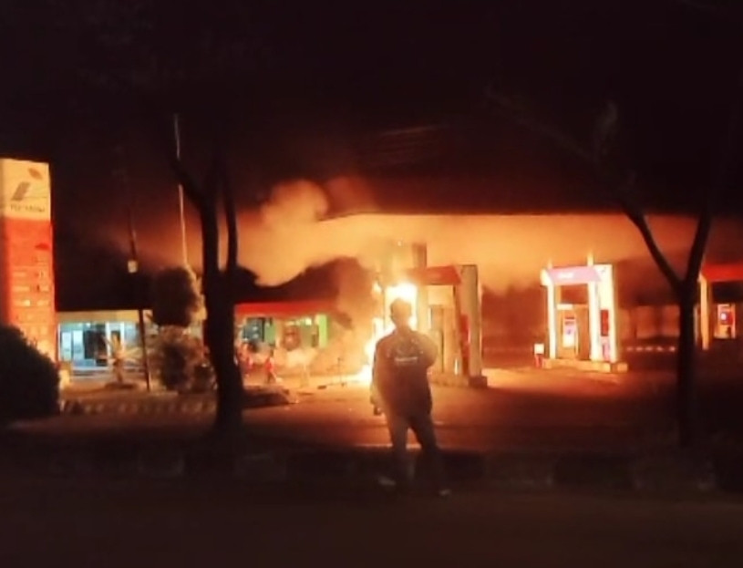 SPBU Indarung di Kota Padang Terbakar 