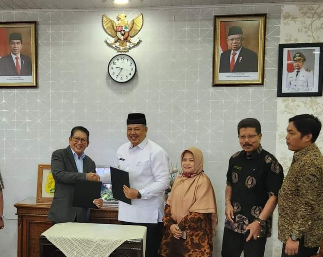 Upayakan Status UMMY Solok Jadi PTN, Wako Zul Elfian Tandatangani PKS dengan Ketua BP YMMY